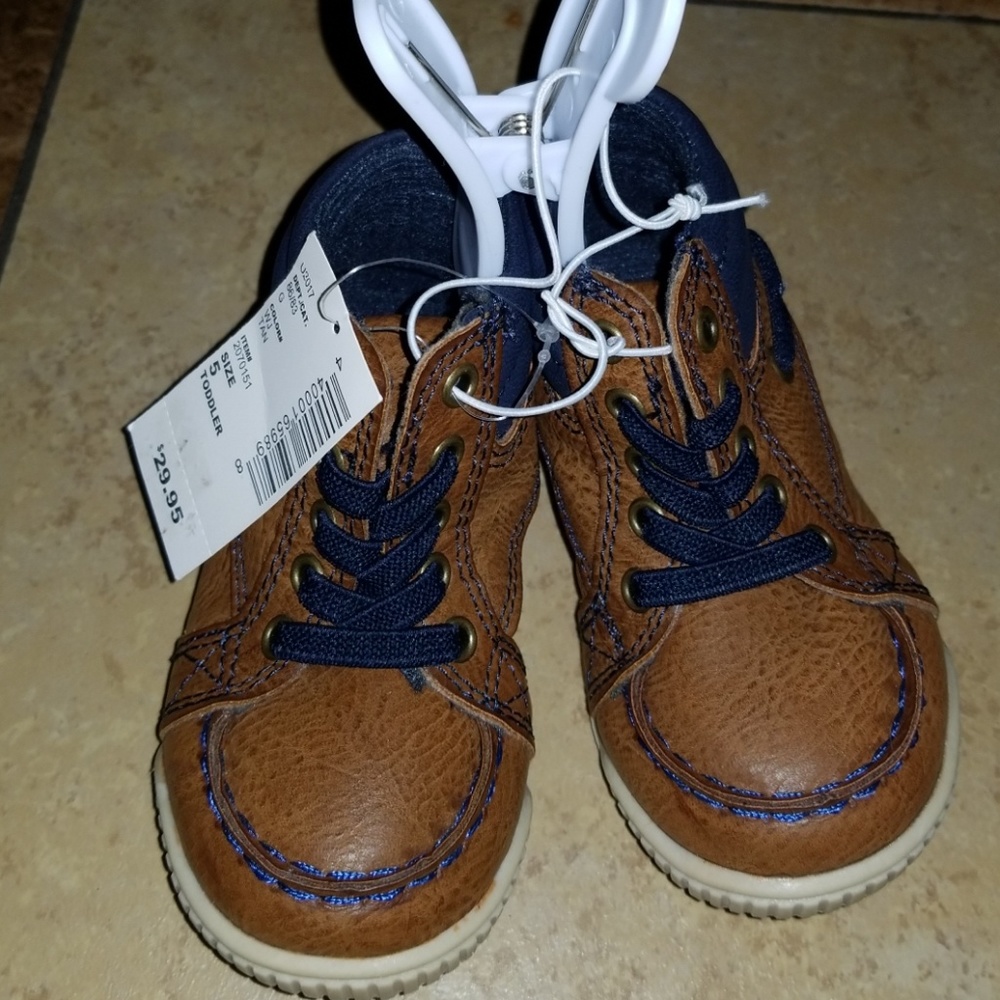 New tan toddler boots